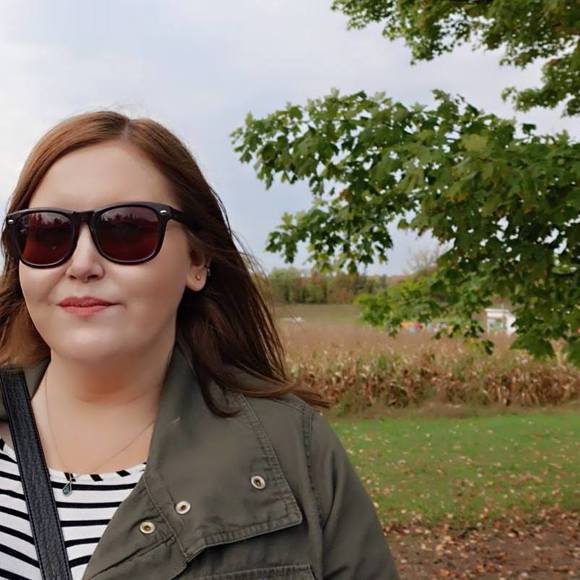 Meet your Posher, Laura - Picture 1 of 1